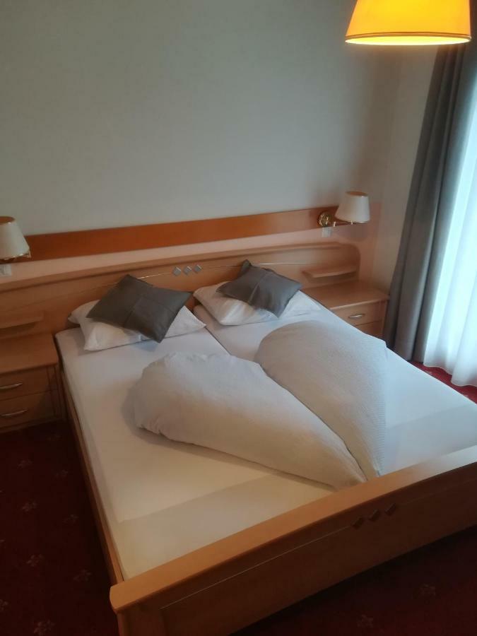 Pension Apartments Klotznerhof Schenna Oda fotoğraf